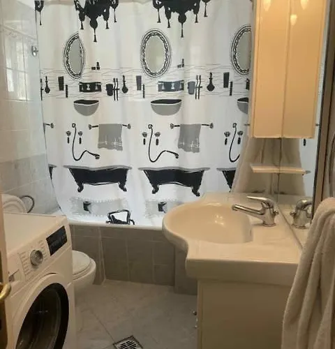 House Of Harmony * Paralía